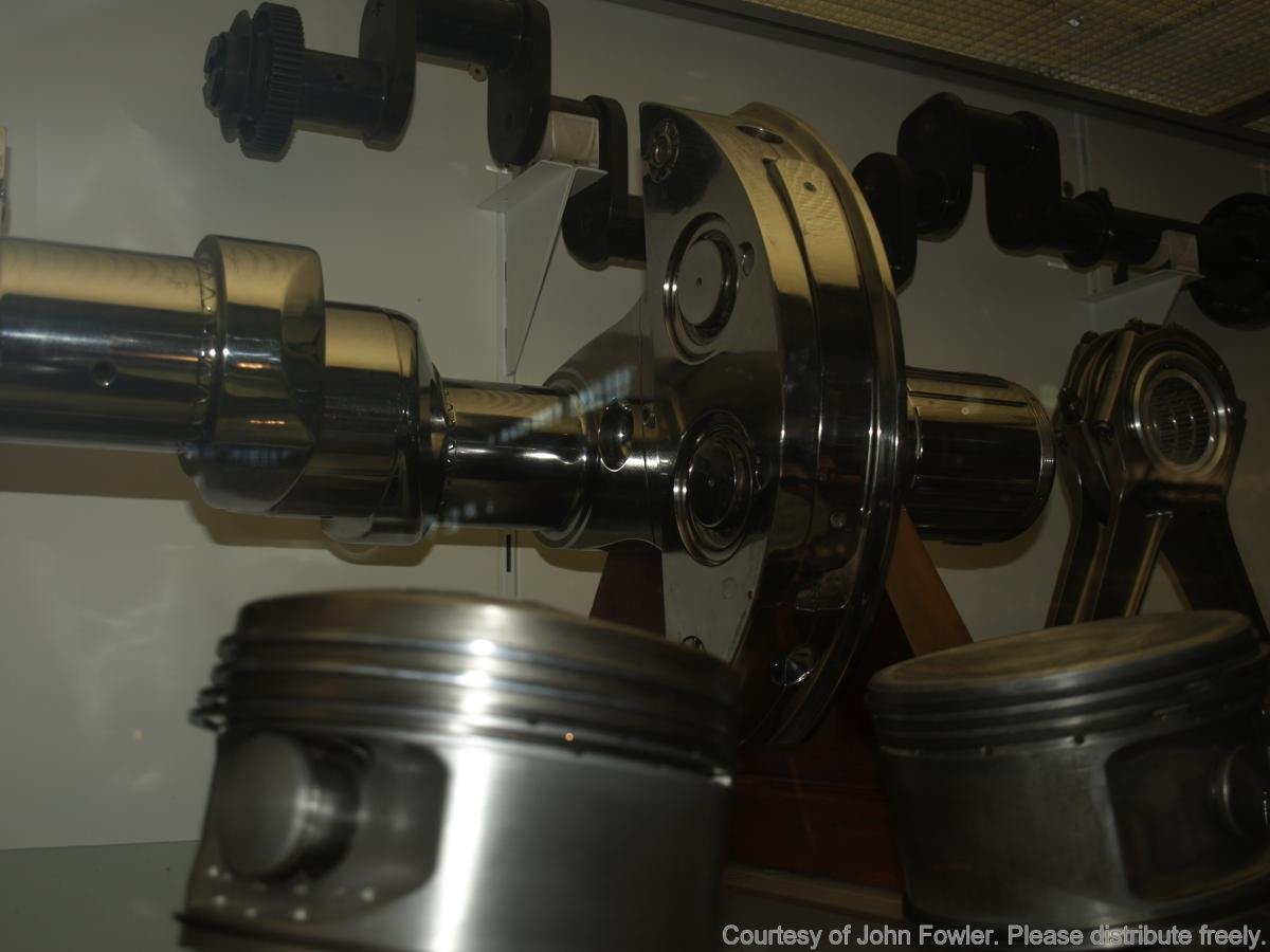 prattwhitneyr2800crankshaft.jpg